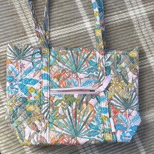 Vera Bradley small Vera tote tropical